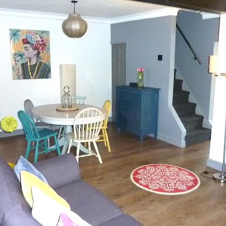 A Wonderful Place In The Hub Of The City, Yet On The Edge Of The Countryside Salisbury Eksteriør billede